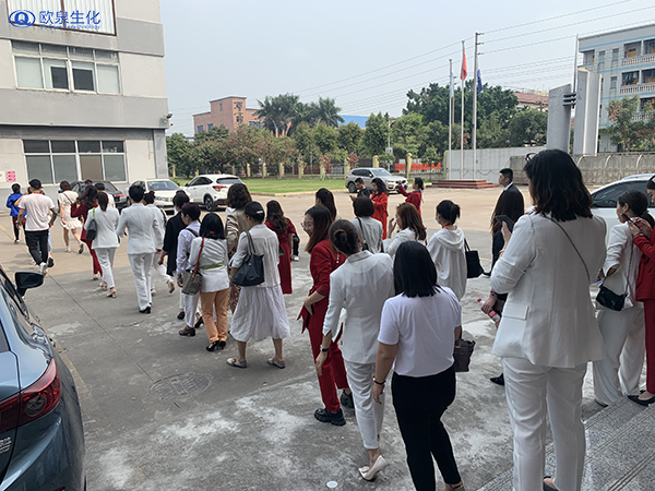 客戶(hù)團隊參觀(guān)歐泉工廠(chǎng)-歐泉生化