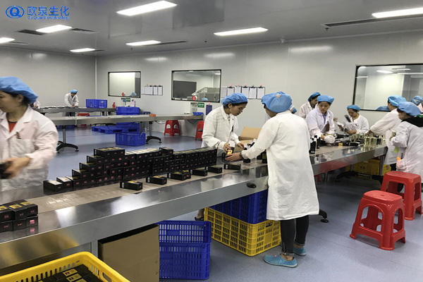 化妝品OEM廠(chǎng)家:頸部護膚小竅門(mén)-歐泉生化